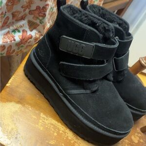 Size 9 Ugg boots